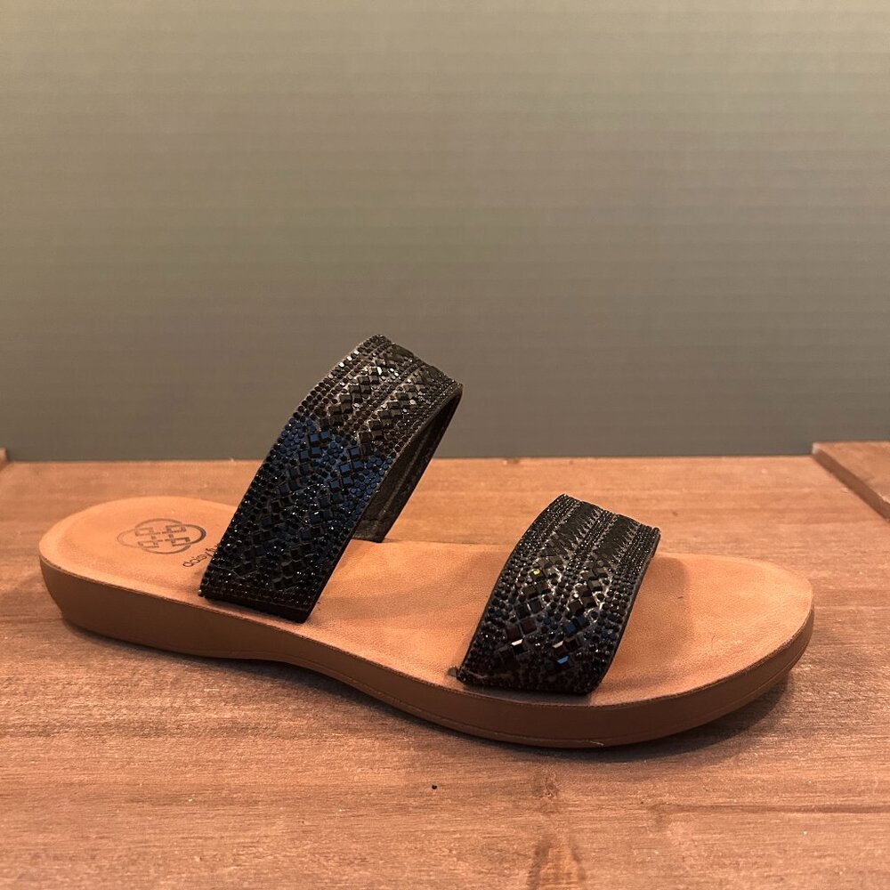Daisy Fuentes Womens Black Slip On Open Toe Sandals Size 7.5M